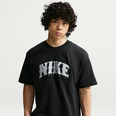 Nike Sportswear T-Shirt. Nike.com
